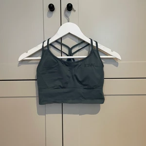 Grön träningstopp ICIW - Grön träningstopp från I Can I Will, aldrig använd i st S