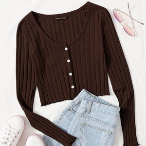 Brun kofta - Brun kofta från Shein. Endast testad och säljer för att det är så svårt att returnera.