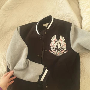 Baseball jacka - Oanvänd jacka, pasaar en xs-s om man vill att den ska sitta lite oversized💕