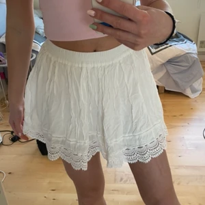 Kjol - Frakt tillkommer 🤍🤍