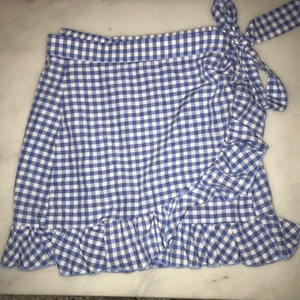 Chequered skirt size Large - Perfect condition, 50 kr + shipping 💓