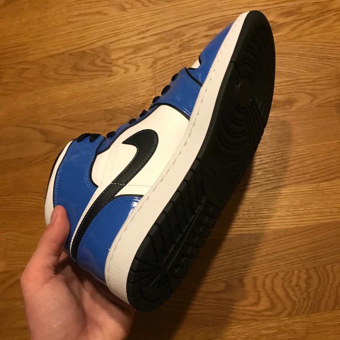Jordan 1 Mid Signal Blue - 91