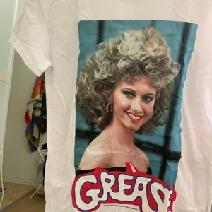Grease nattlinne - Superfint Grease nattlinne, funkar dock som vanlig t-shirt eller till och med klänning. 
