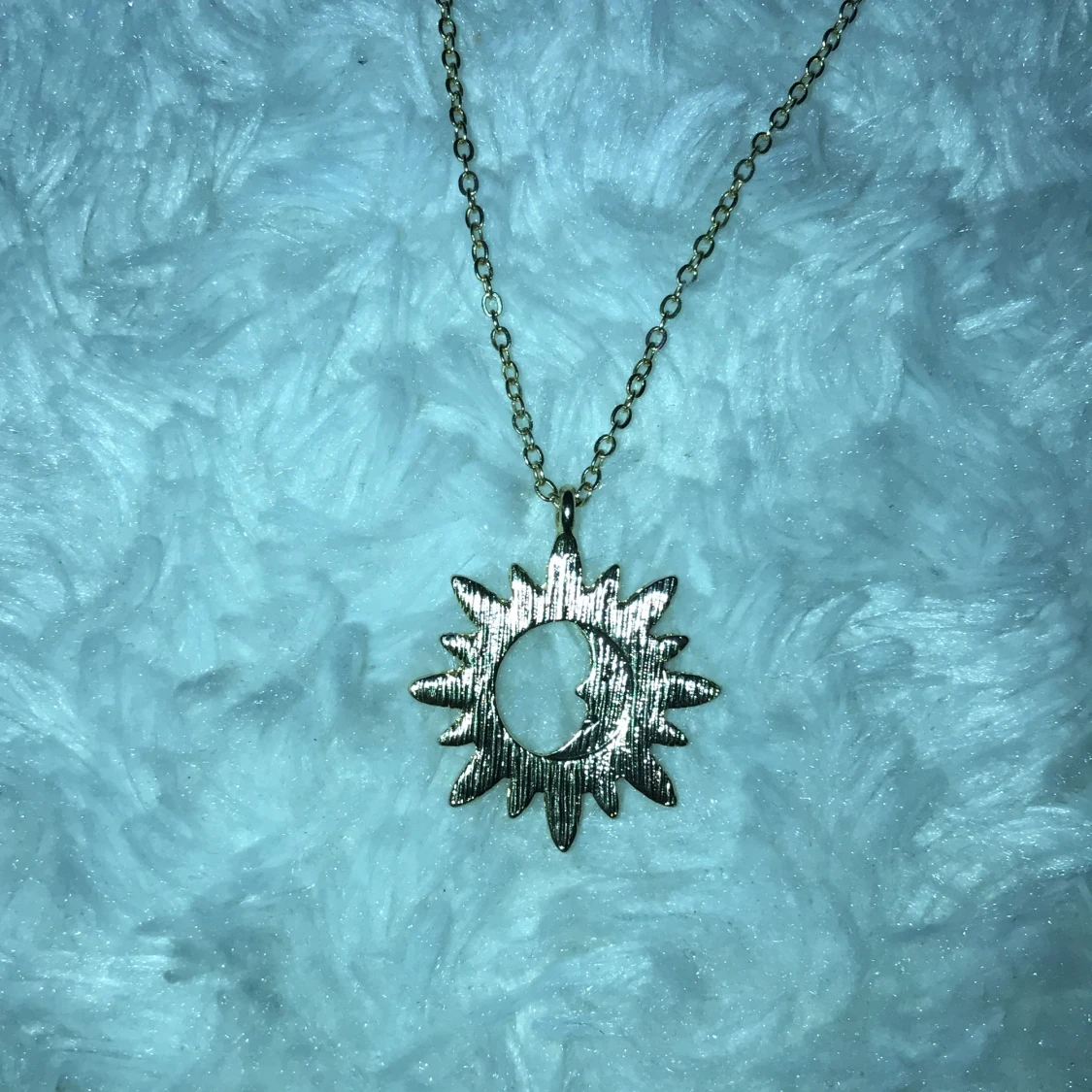 Guldigt sol-halsband  - 90