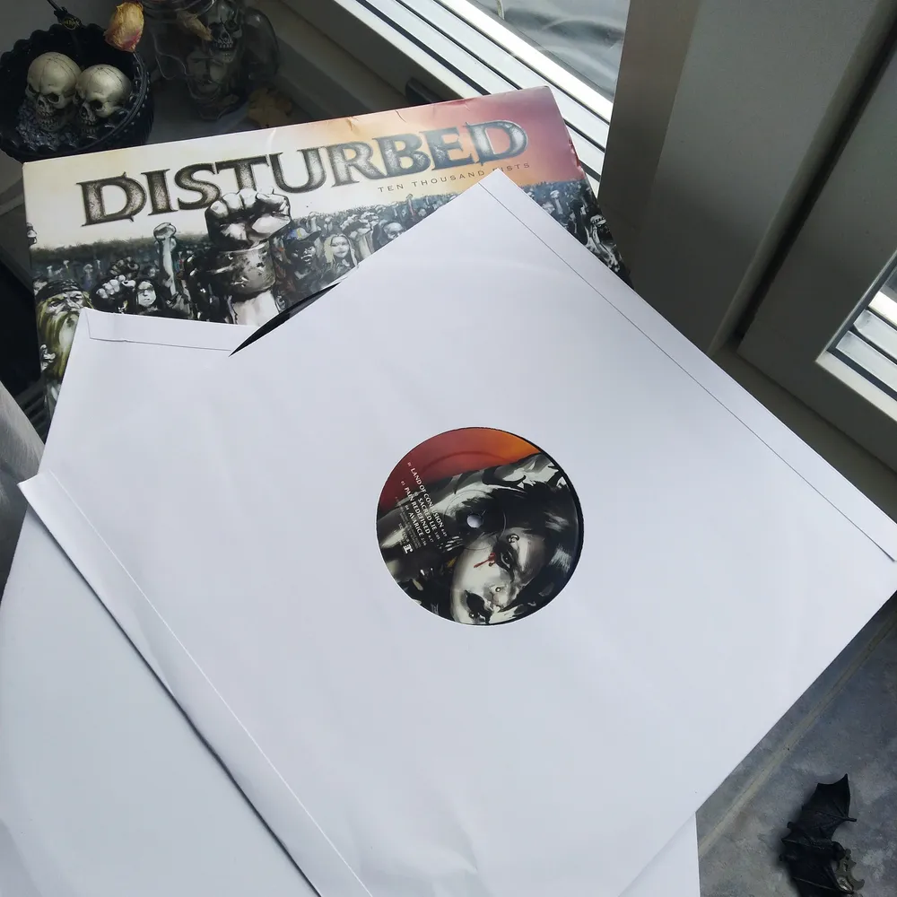 Disturbed Vinyl skivor (2 st), albumet Ten Thousand Fists. köpt ny, ospelade skivor! . Övrigt.