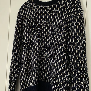 Stickad mysig tröja 🌑 - STORLEK: XL | Skick: Använd | Såå mysig stickad tröja, köpt på second hand. I väldigt fint skick! 