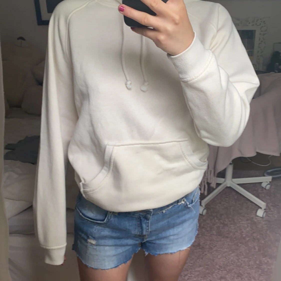 Fin hoodie ifrån BikBok