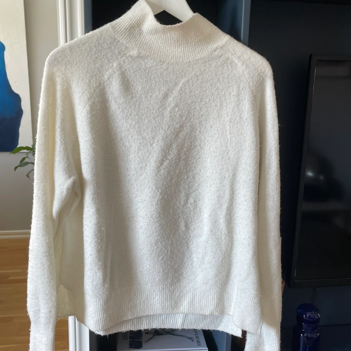 Vit stickad tröja