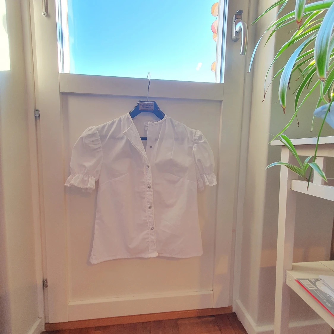 Topp med puffärmar storlek XS/S