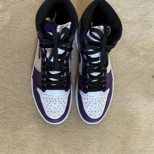 Jordan 1, Court purple  - Skick, 8/10