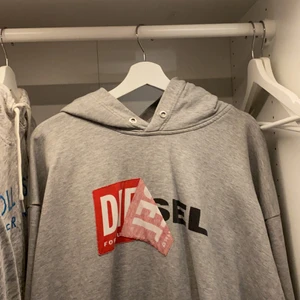 Diesel hoodie - Diesel hoodie, använd ca 10 gånger. Som ny. Nypris låg runt 800-1000☺️ 