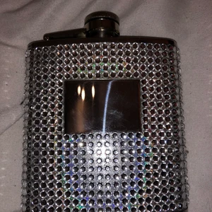 Glitterplunta - Möts upp på Södermalm eller fraktar men då står köparen för frakten!