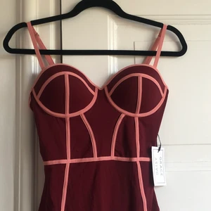 Daisy Grace baddräkt (oanvänd) - Helt oanvänd baddräkt från Daisy Grace. Lappen sitter kvar. 