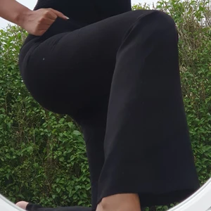 Finaste kostymbyxorna - Fina kostymbyxor från Zara! Favoriter tills de blev för tajta. Uppsydda för att passa en som är 1,70 men går att enkelt få längre igen