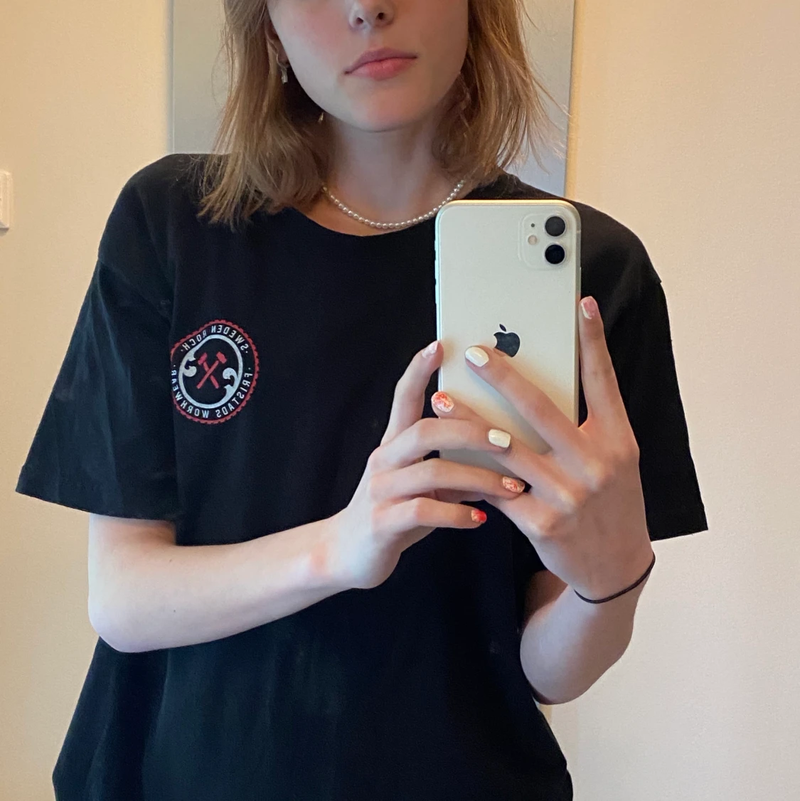 Svart t-shirt med tryck  - 90