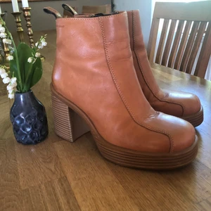 Boots från Vagabond! - Urballa boots från Vagabond, superfint skick och äkta läder! 