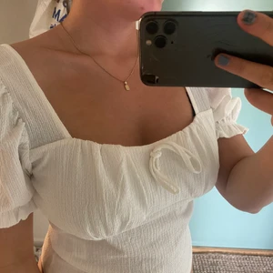 Söt topp - Gullig topp från GinaTricot, knappt använd! 