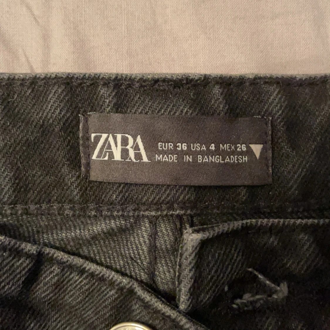 Svarta zara jeans - 91