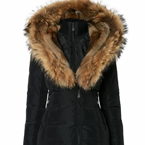 Storlek 32 ganska ny  - Ny vinter jacka med äkta päls ✨👌❤️