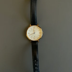 Fossil Jacqueline Watch - Needs a new battery. Rose gold details and navy blue leather strap.