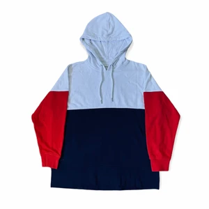 Oversized hoodie || Monki - Köpt från Monki, knappt använd. Storlek M men väldigt oversized, passar storlek L. Precis som ny, köp nu!