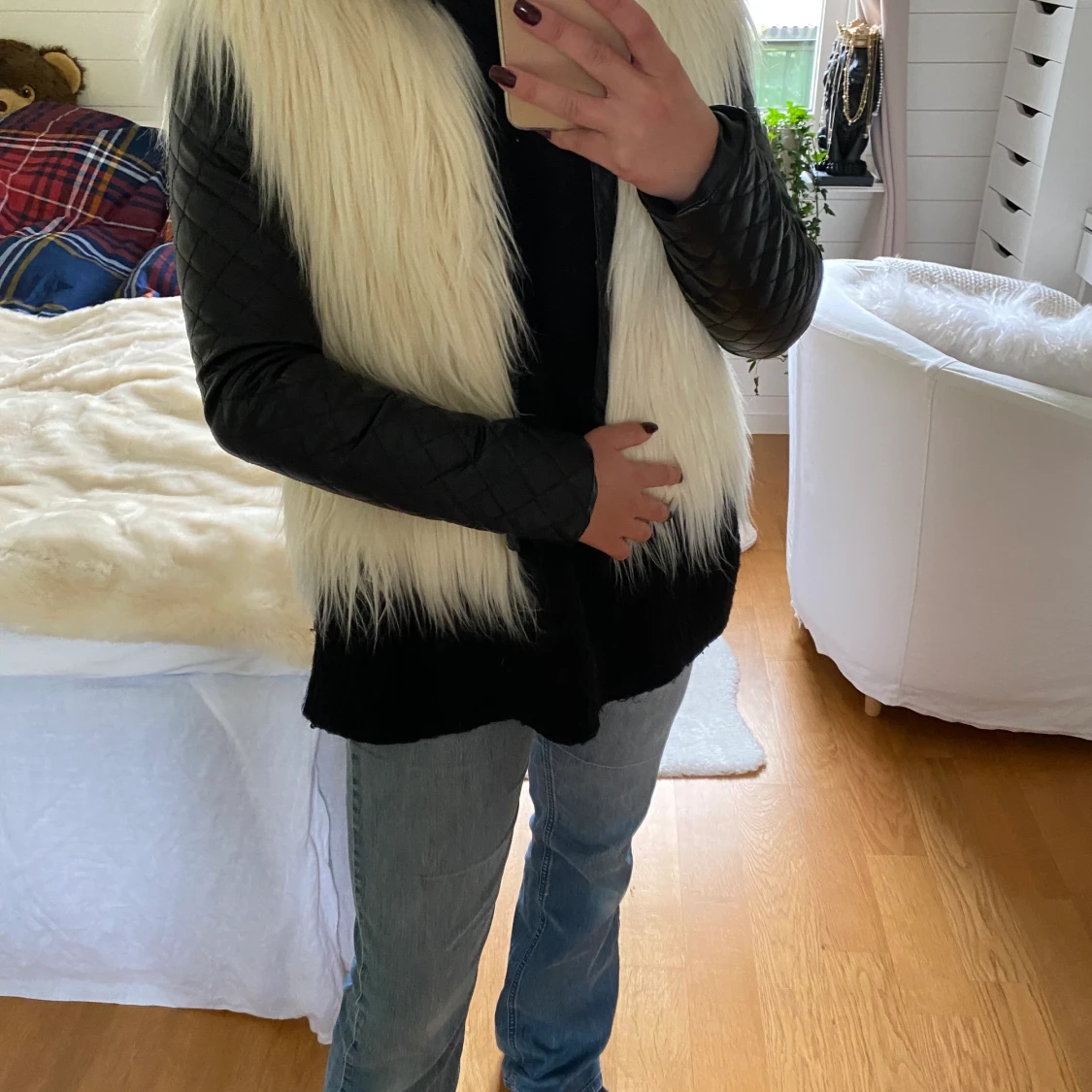 Detaljerad skinnjacka  