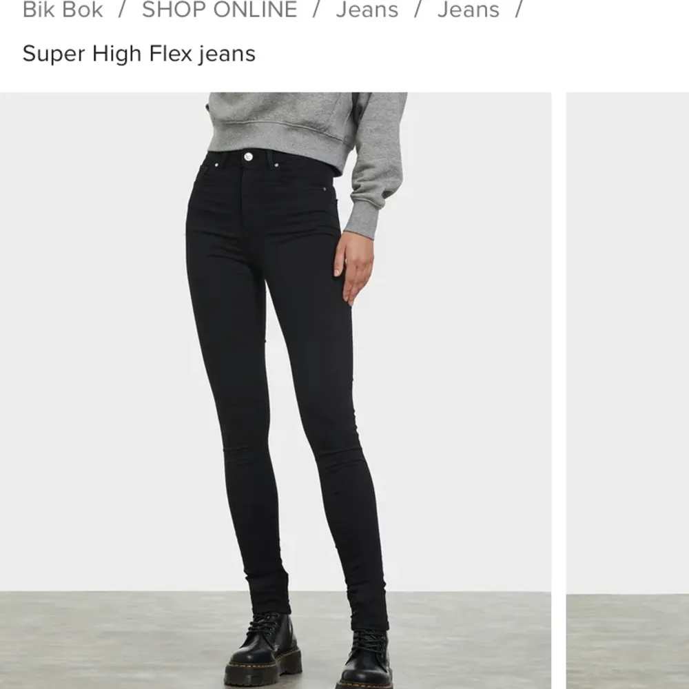 Bikbok superhigh flex jeans svarta strl xs. Väldigt stretchiga och sköna. Sitter snyggt i midjan ⌛️. Bra skick. Originalpris 600 kr.. Jeans & Byxor.