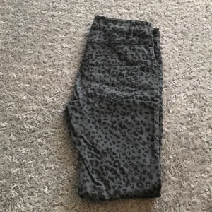 Jeans  - Jeans från Åhléns storlek ”30”, rätt så stora