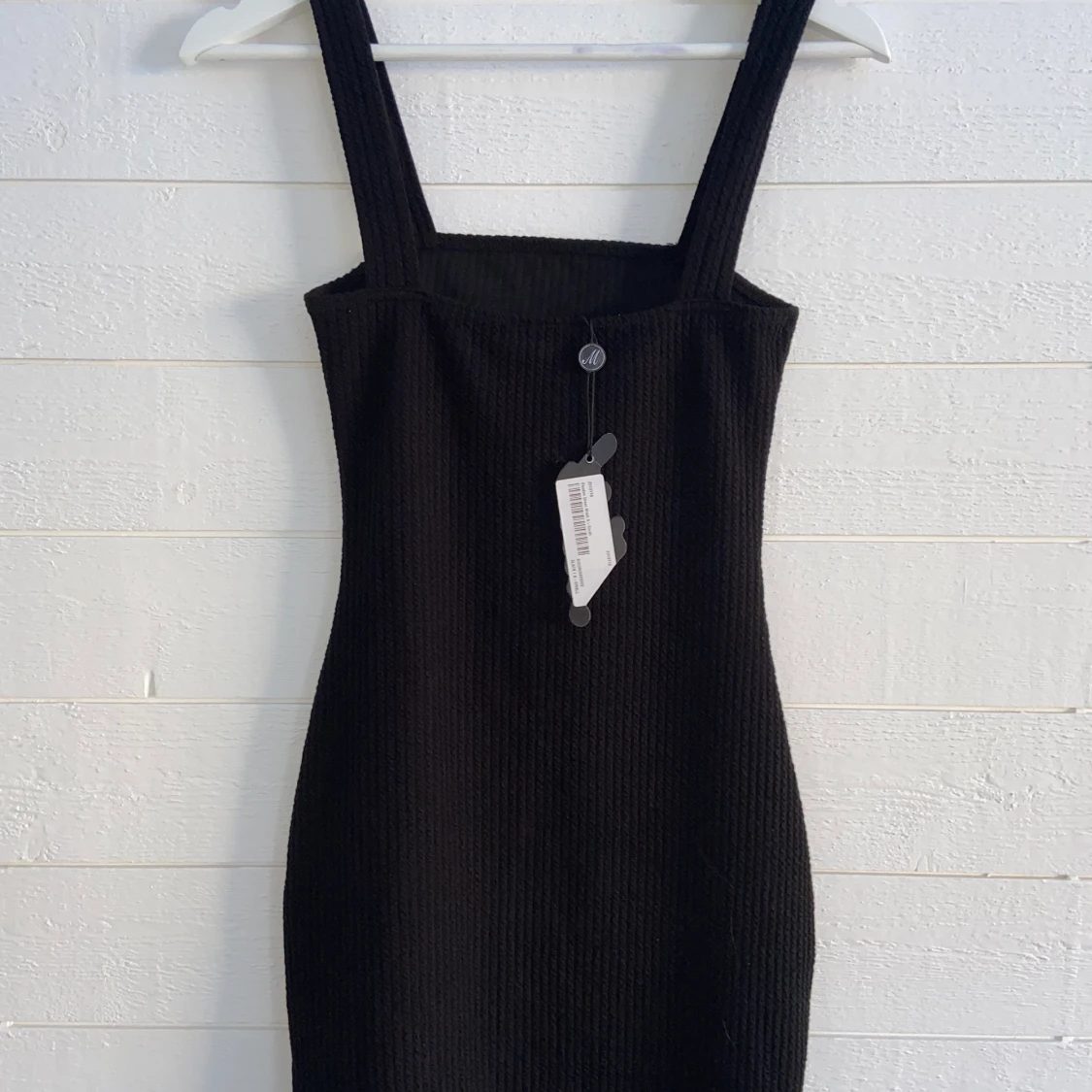 Svart klänning med slits - 90