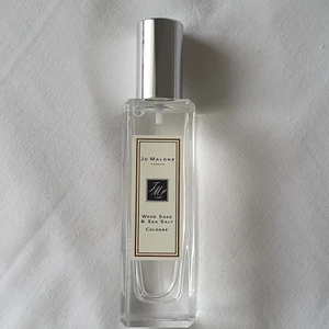 jo malone parfym sea salt wood sage 30 ml - endast testat runt 5 sprut av denna parfym. inköpt på åhlens kan uppvisa kvitto.