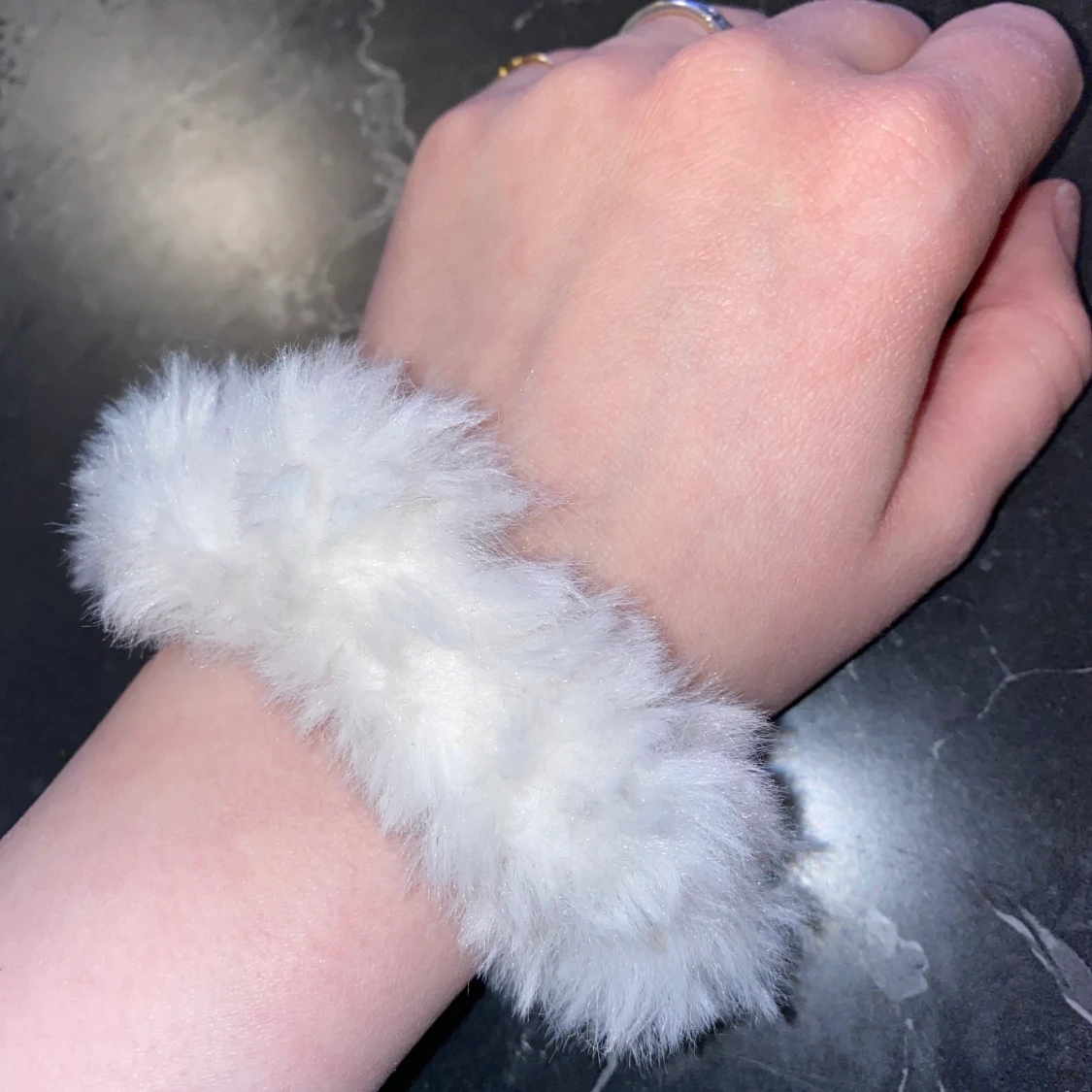 VIT fluffig scrunchie - 90