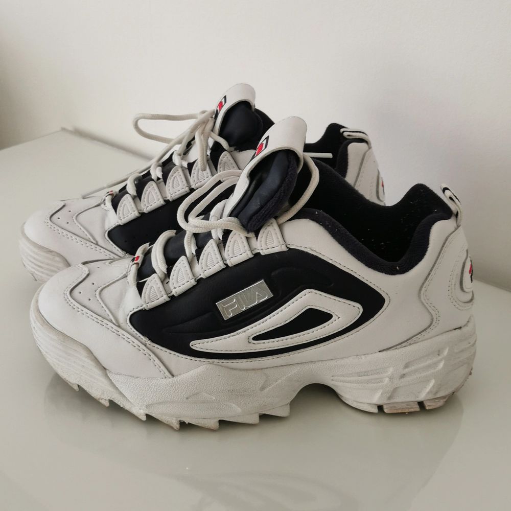 Fila Disruptor Low White and dark blue | Plick Second Hand