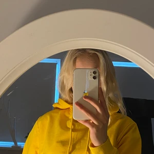 Gul hoodie  - Gul hoodie från ISTAY(tror jag). Inte använd många gånger. 