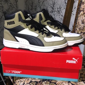 Sneakers  - Säljer dessa SUPER unika och snygga sneakers, väldigt sällsynta och bekväma. Från märket Puma. Storlek 36. Är i jätte bra skick nästan ny! PRISET går att diskuteras. 