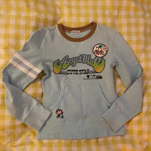 Angel blue tröja - Jättefin Angel blue tröja som jag köpt här på Plick! Den är verkligen jättefin men tyckte inte jag passade i den.