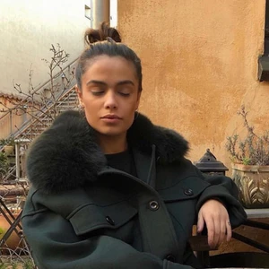 Meotine jacka - Funderar på att säljer min meotine jackie, den är köpt iår och har inga defekter. Säljer endast vid bra bud(BUDA PRIVAT)💓                                    Nyrpis: 2800kr