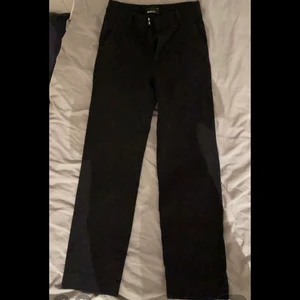 Kostymbyxor - Kostymbyxor från Gina i storlek 36. Använd antal gånger men nu är det för korta för mig som är 175. Ni betalar för frakten!