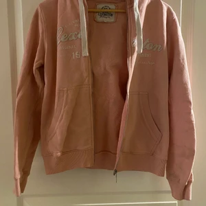 Lexington hoodie - Huvtröja från lexington som passar till allt. Knappt använd mycket bra skick