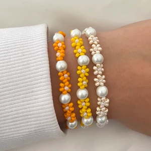 Saga Bracelet  - Armband som piffar upp en outfit! Ett armband kostar 49:- med gratis frakt!❤️‍🔥 Armbanden är justerbara mha karbinhake och kedja!🧡🧡