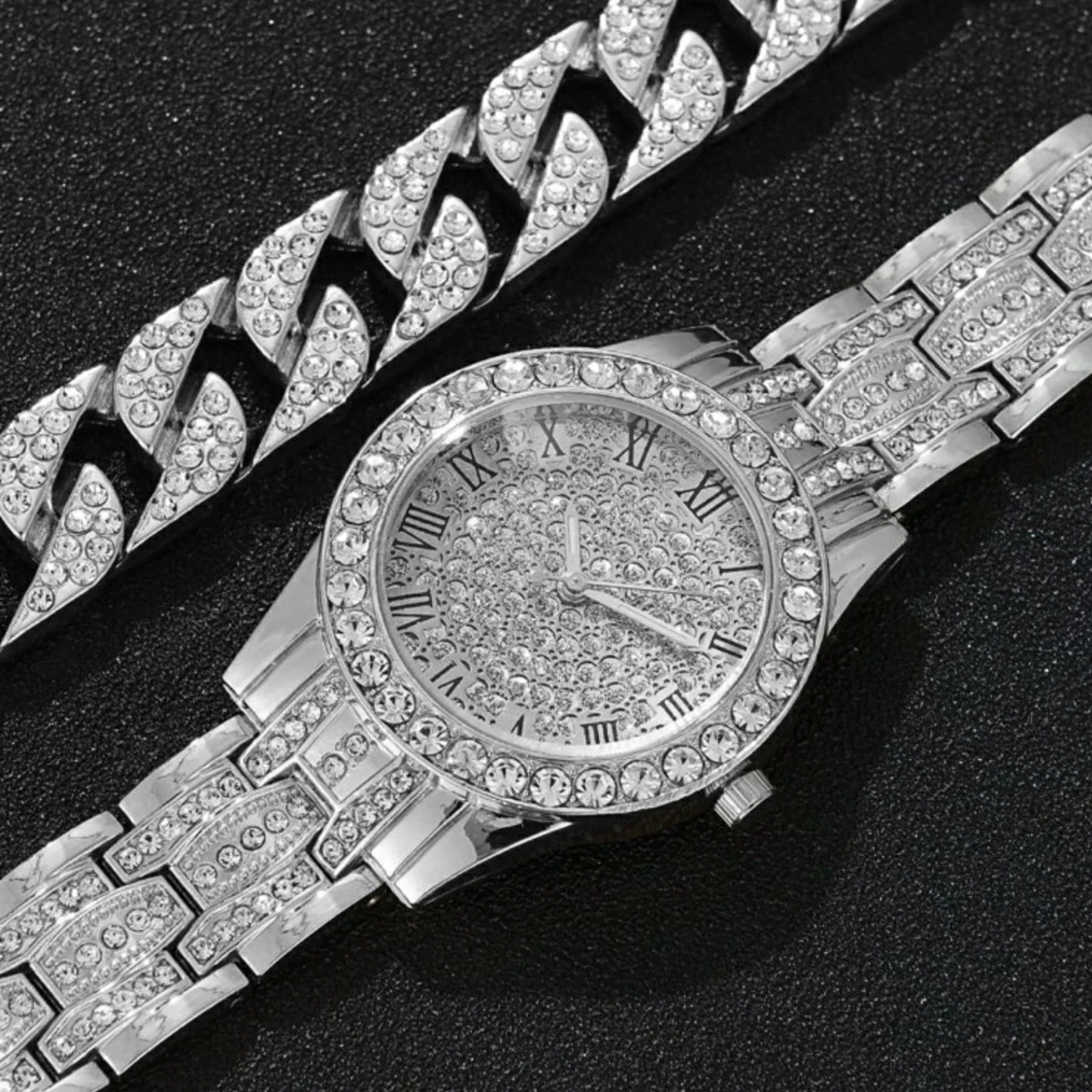 Silver färg armband klocka - 90