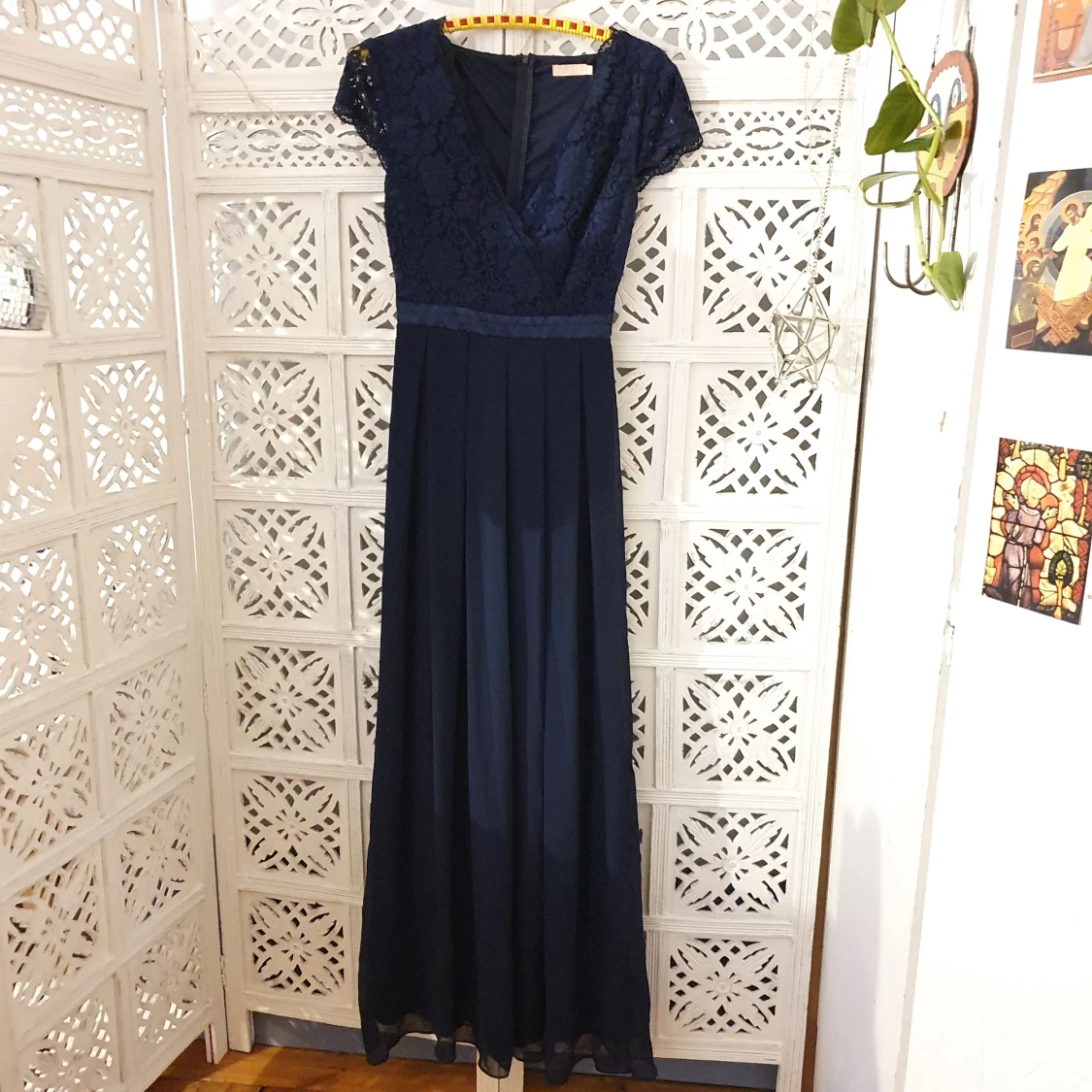 Navy finklänning, spets i nyskick💫