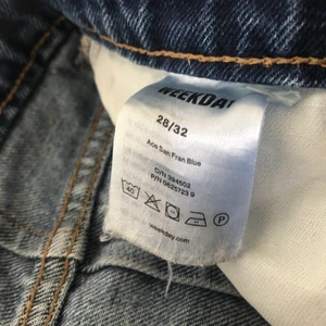 Weekday ACE - Weekday jeans i modell ACE, storlek 28/32, snygga som lite baggy men oxå fina om man har de lite tajtare, använda men inga fläckar eller hål, möts gärna upp i göteborgsområdet annars tillkommer frakt;)