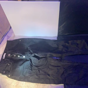 Gina tricot  jeans  - svarta Gina tricot jeans high waisted