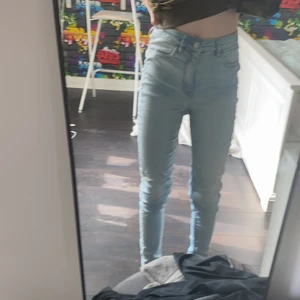 Super fina jeans från hm - Skinnet jeans ljusa ,super fint skick