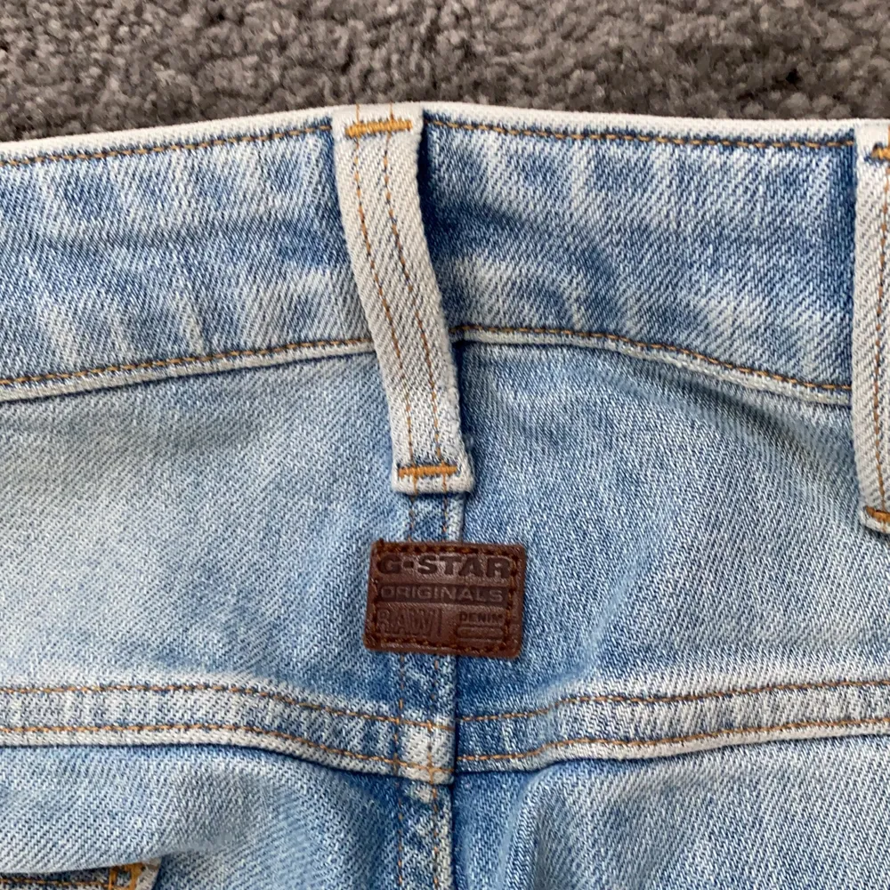 Ritkigt feta g star jeans i storlek W 29 L 34. Köpt för 1200kr på zalando . Jeans & Byxor.
