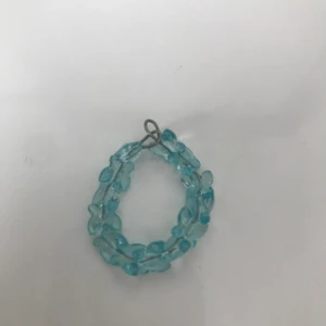 Egengjorda ringar - Ringen är gjord av ståltråd och har blåa fjärilar 🦋    Ringen är stängd men passar de flesta fingrar!