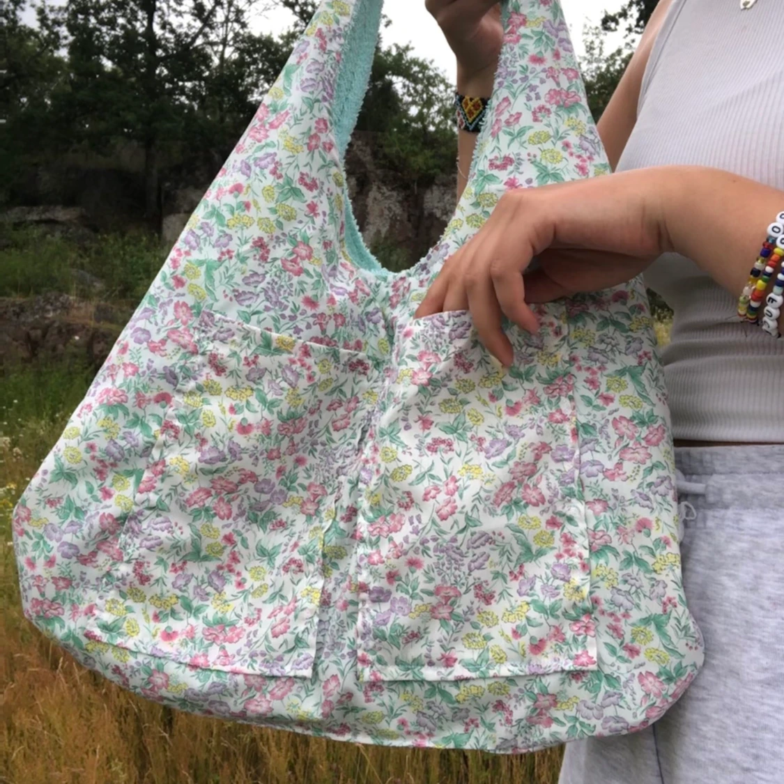 Handsydd mintgrön/mintblå frotté väska  - 90