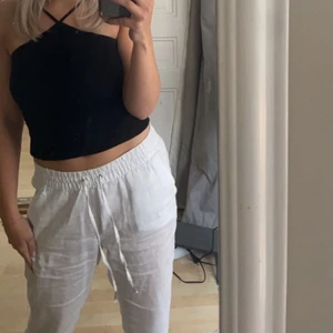 Linne byxor HM - Intressekoll på mina linnebyxor från hm som är slutsålda. De är i storlek S och sitter prefekt på mig. Har köpt ett par andra linnebyxor och vill kanske därför sälja dessa🥰🥰