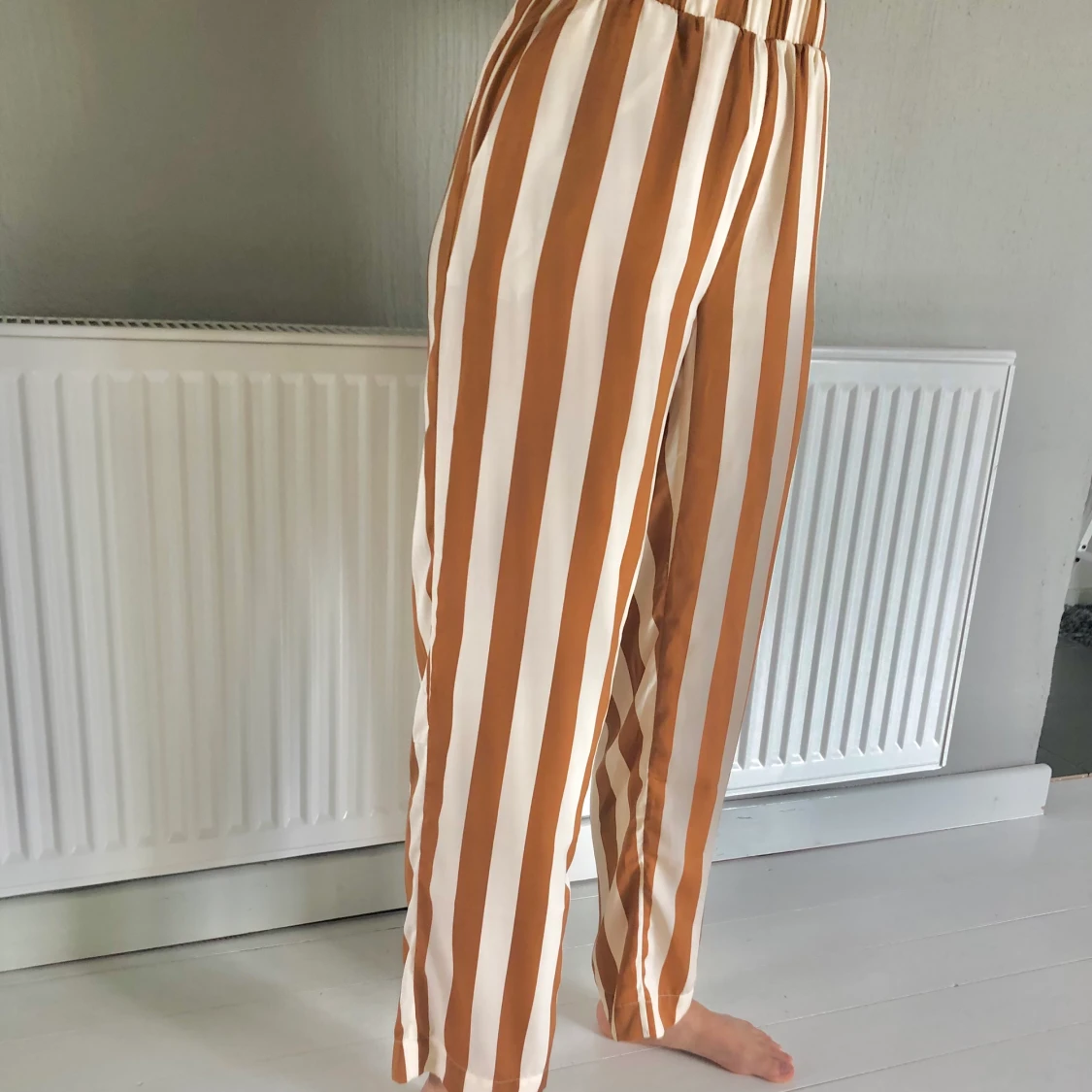 Härliga byxor i silkesmaterial! - 90