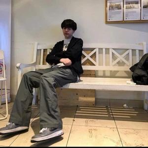 Coola byxor  - Byxor med typ vind jacka material från j lindeberg storlek 36